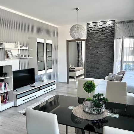 Luxurious Accommodation Floreşti Екстериор снимка