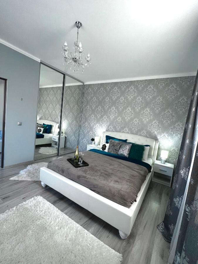 Luxurious Accommodation Floreşti Екстериор снимка