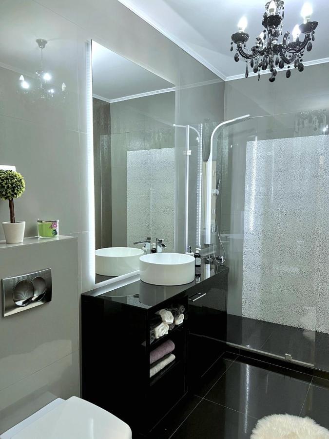 Luxurious Accommodation Floreşti Екстериор снимка
